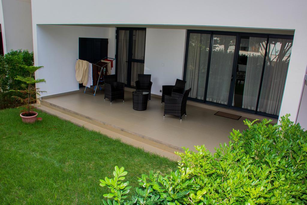 Apartment Azuri Roches Noires Dış mekan fotoğraf
