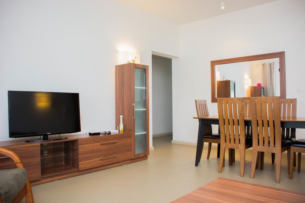 Apartment Azuri Roches Noires Dış mekan fotoğraf